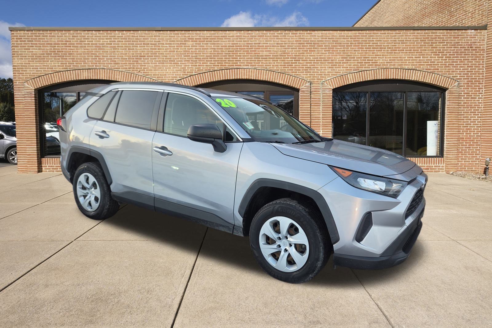 Used 2020 Toyota RAV4 LE image 1