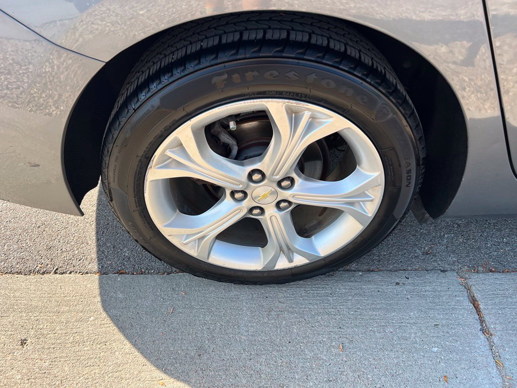Used 2019 Chevrolet Cruze Premier FWD image 10