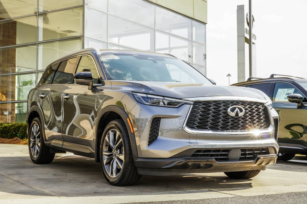 Used 2023 INFINITI QX60 Luxe FWD image 4