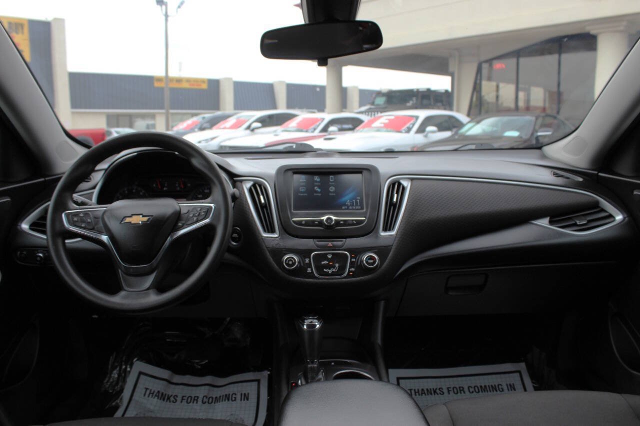 Used 2018 Chevrolet Malibu LS w/ LPO, Convenience Package 1 FWD image 19