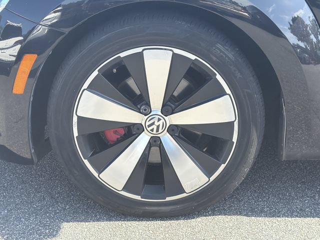 Used 2013 Volkswagen Beetle 2.0T FWD image 13