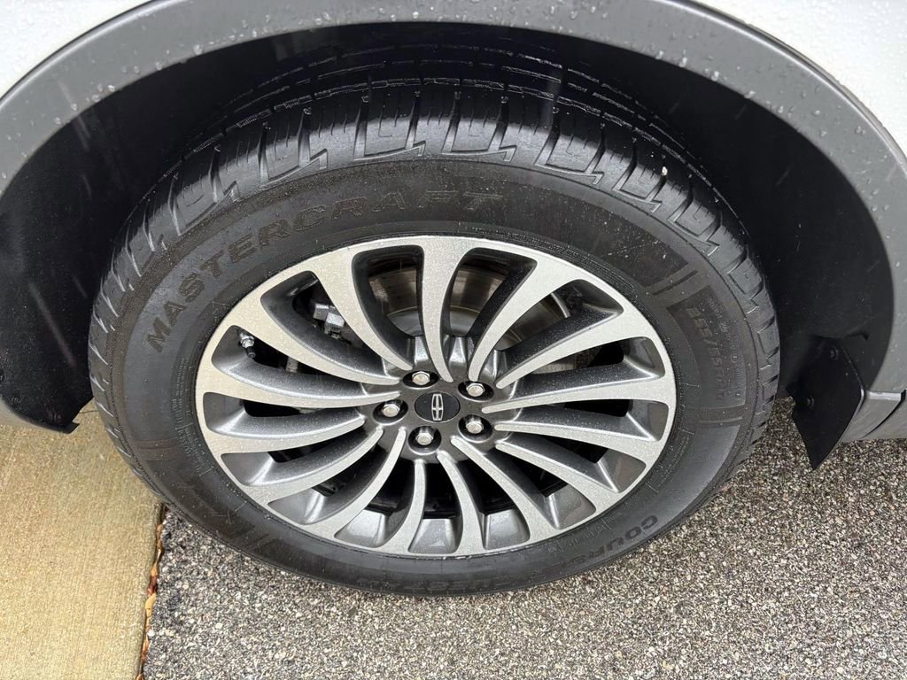 Used 2020 Lincoln Aviator Reserve w/ Equipment Group 201A image 10