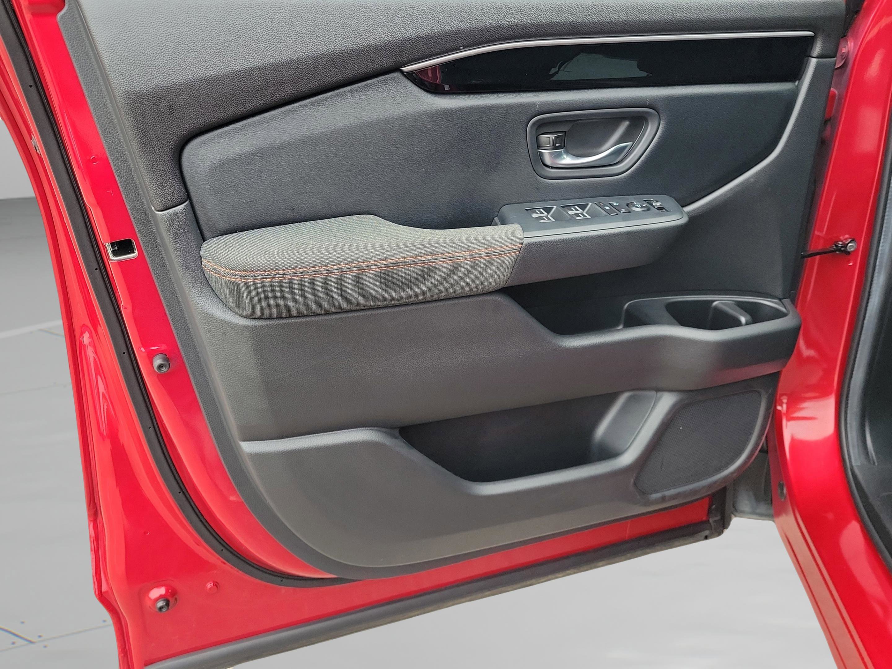 Used 2023 Honda Pilot Sport image 28