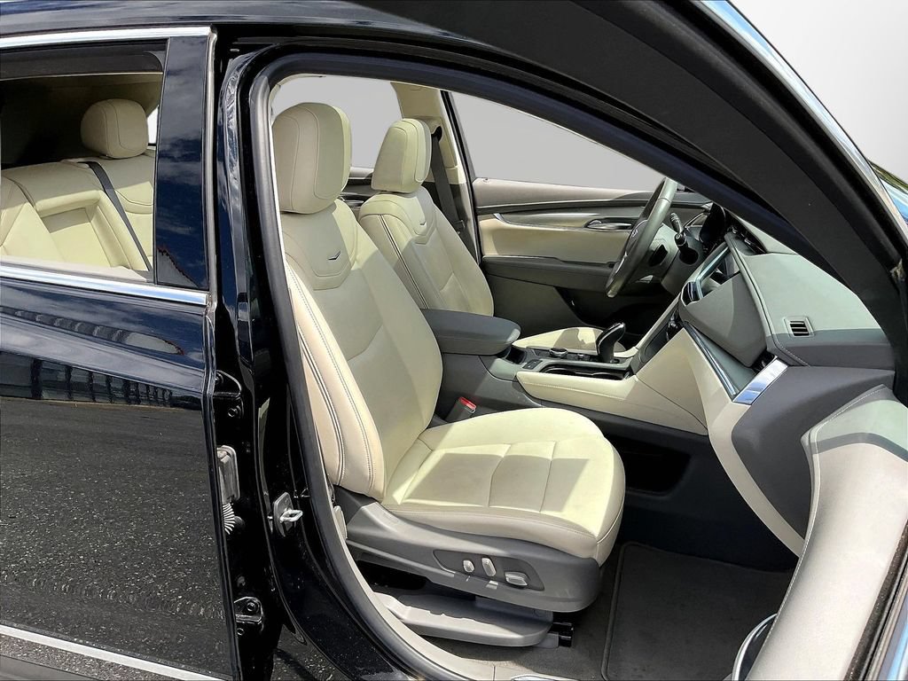 Used 2021 Cadillac XT5 Premium Luxury AWD/4WD image 28
