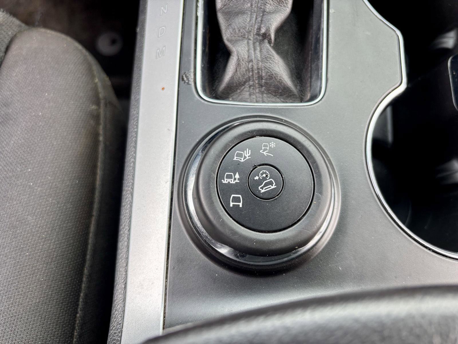 Used 2015 Ford Explorer XLT image 20