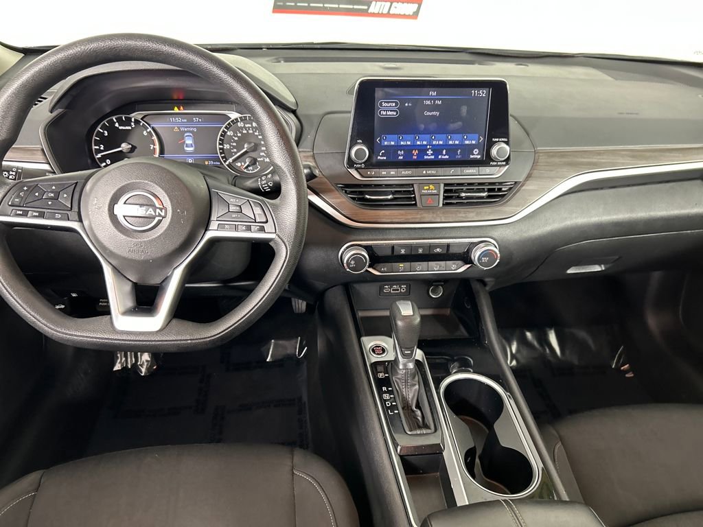 Used 2024 Nissan Altima 2.5 SV image 18