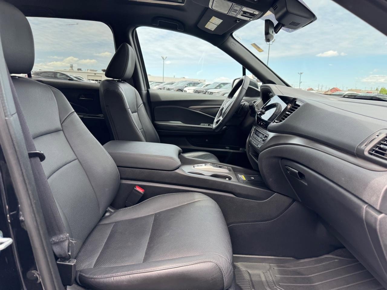 Certified 2025 Honda Passport EX-L image 18