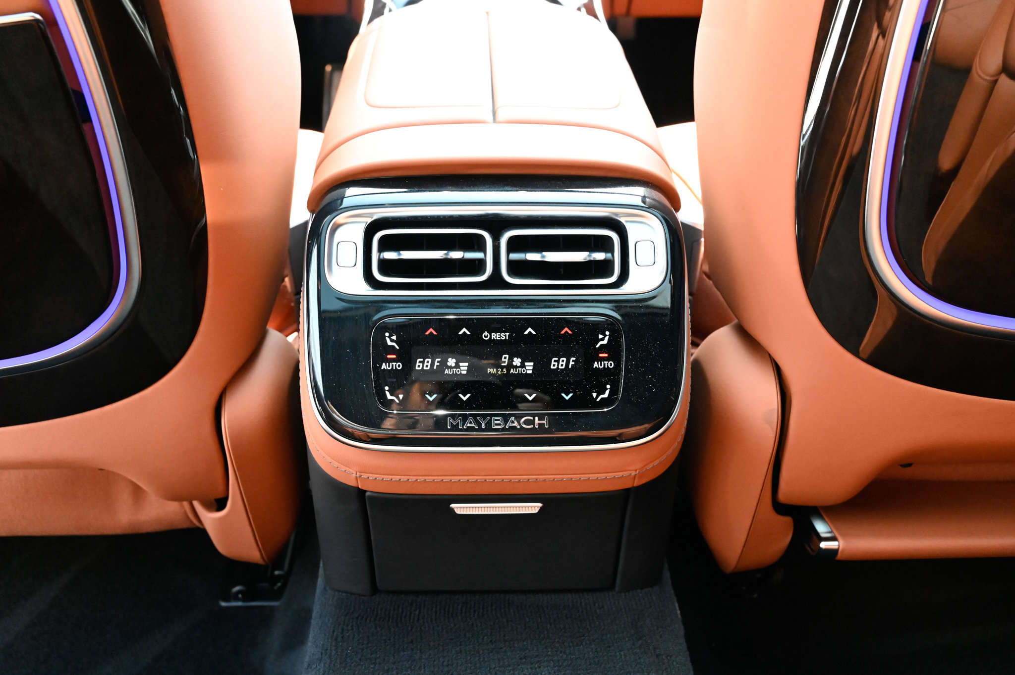 Used 2023 Mercedes-Benz Maybach S 680 4MATIC w/ Manufaktur Leather Package image 49