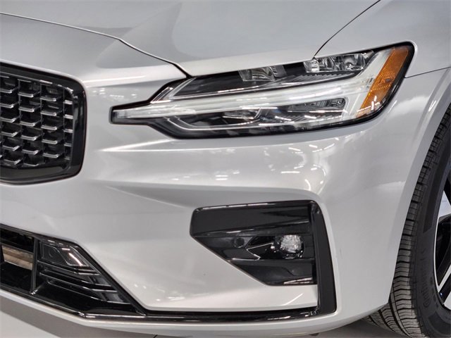 Used 2024 Volvo S60 B5 Core image 12