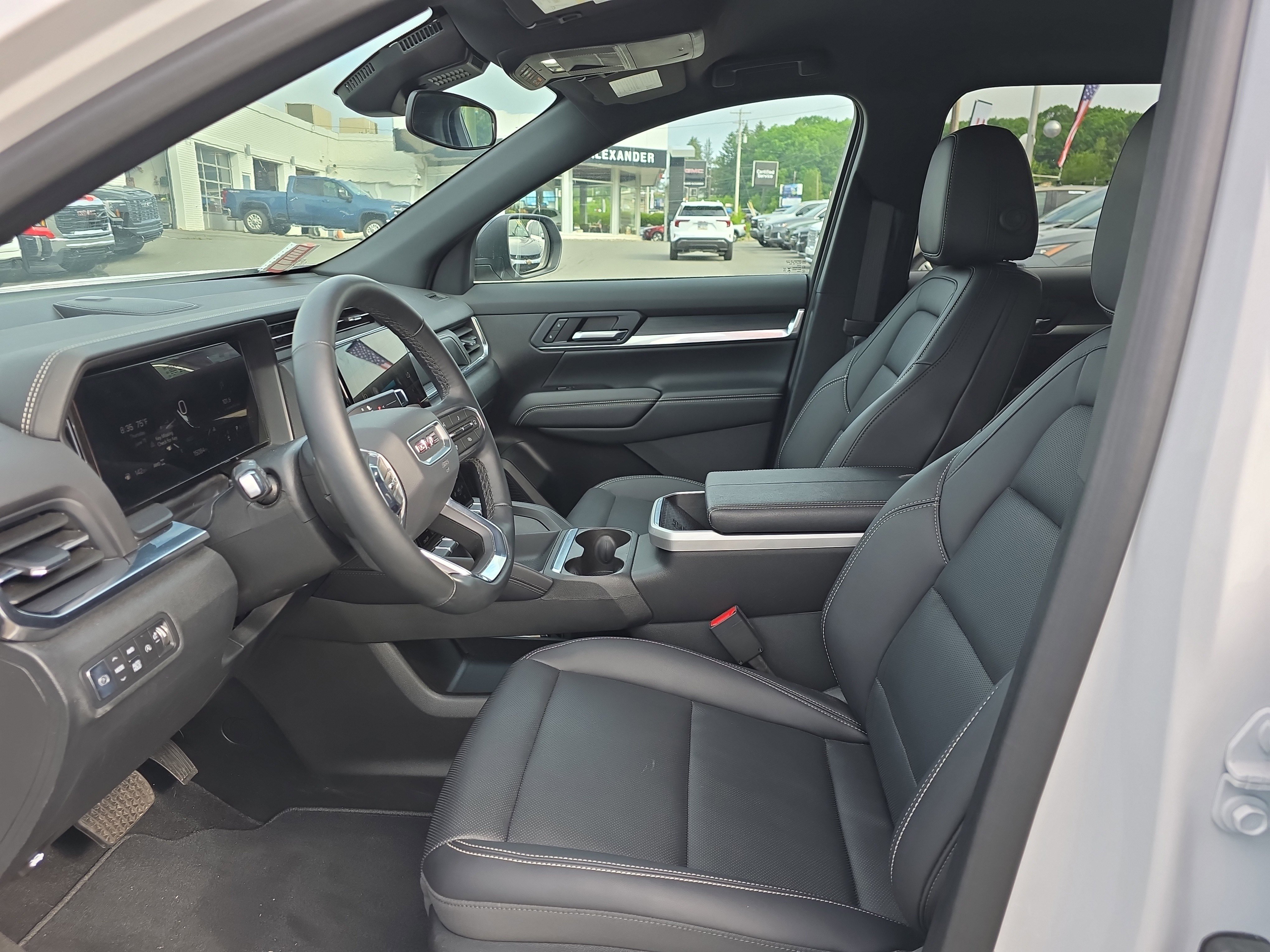 Used 2026 GMC Terrain Elevation w/ Elevation Premium Package AWD/4WD image 14