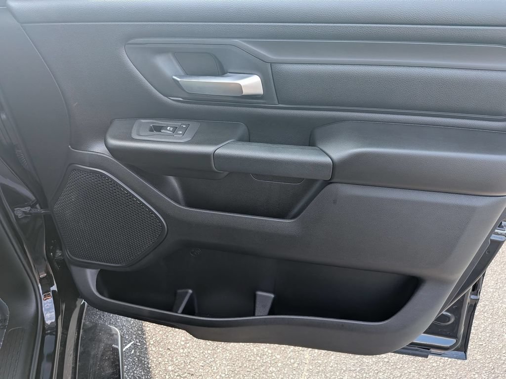 New 2026 RAM 1500 Express AWD/4WD image 28