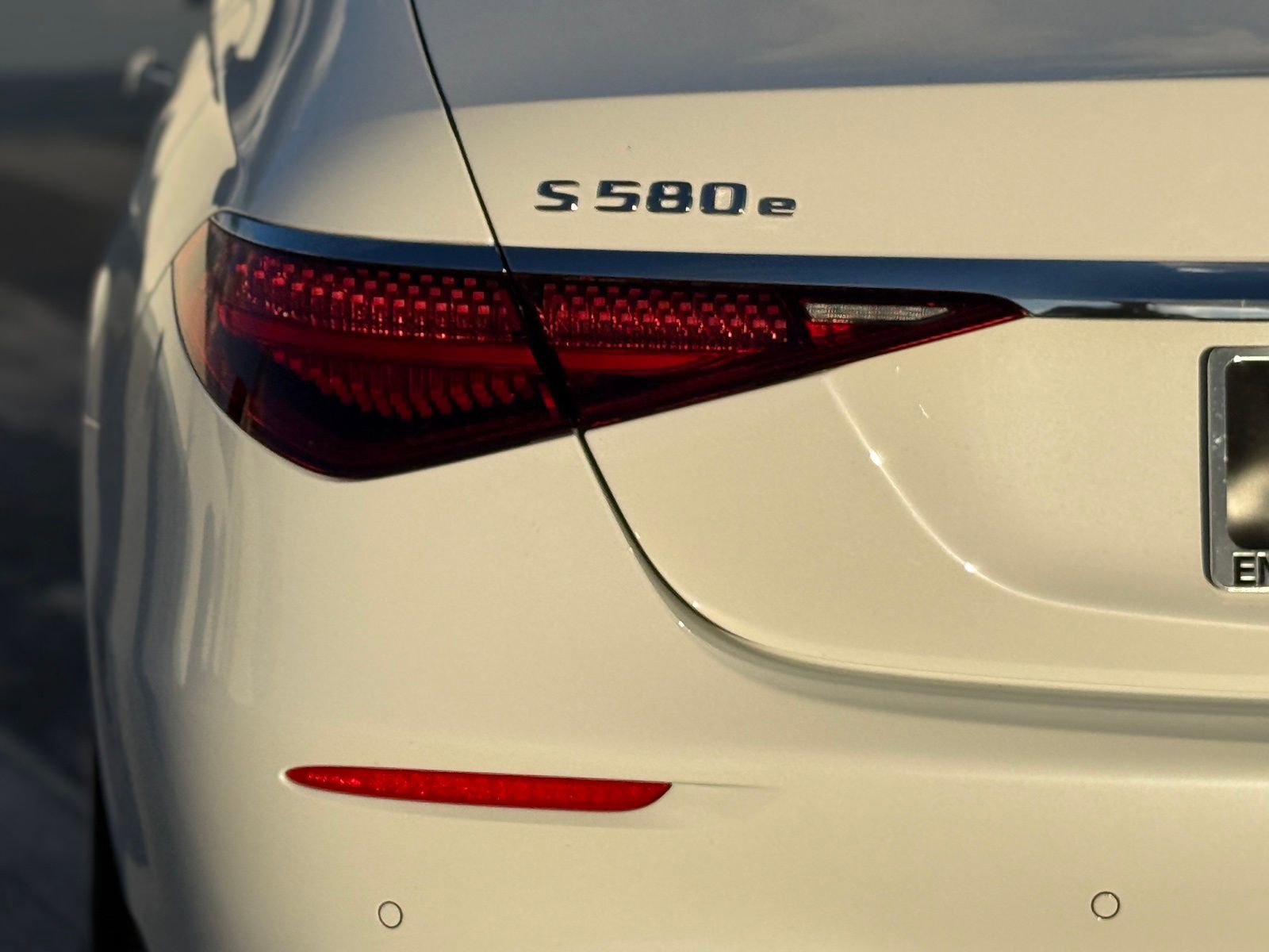 New 2026 Mercedes-Benz S 580e 4MATIC Sedan image 11