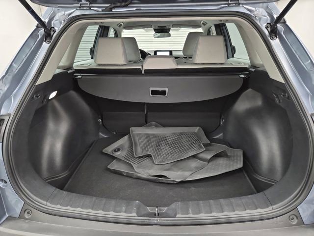 Used 2024 Toyota Corolla Cross L image 8