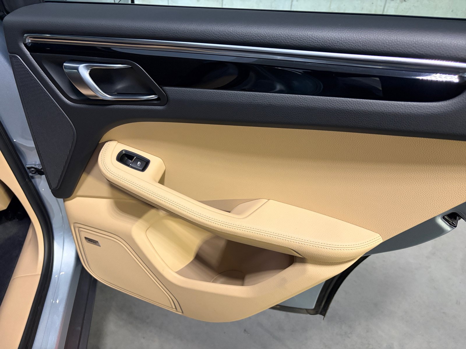 Certified 2026 Porsche Macan AWD/4WD image 26