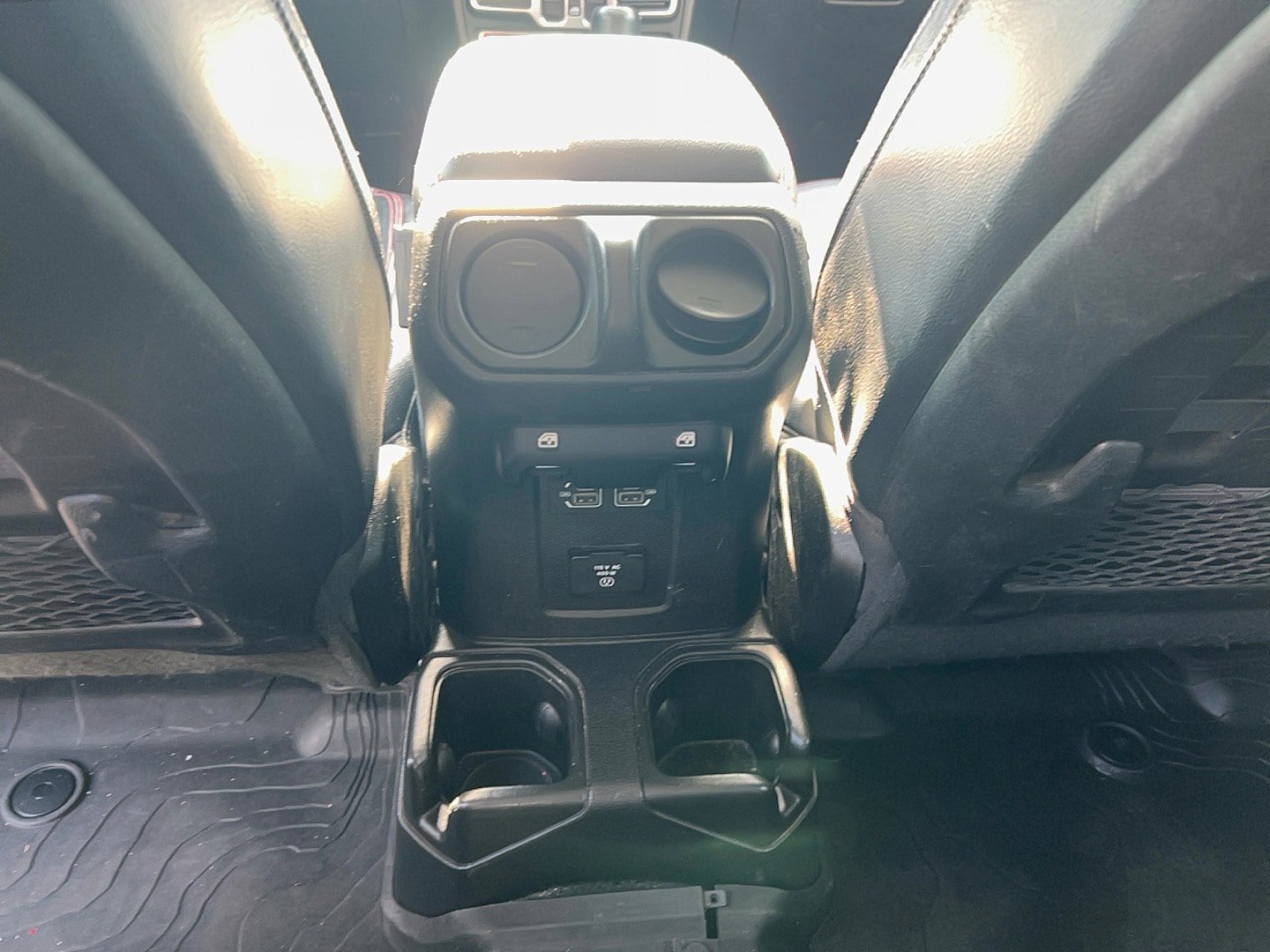 Used 2023 Jeep Gladiator Rubicon w/ LED Lighting Group AWD/4WD image 28