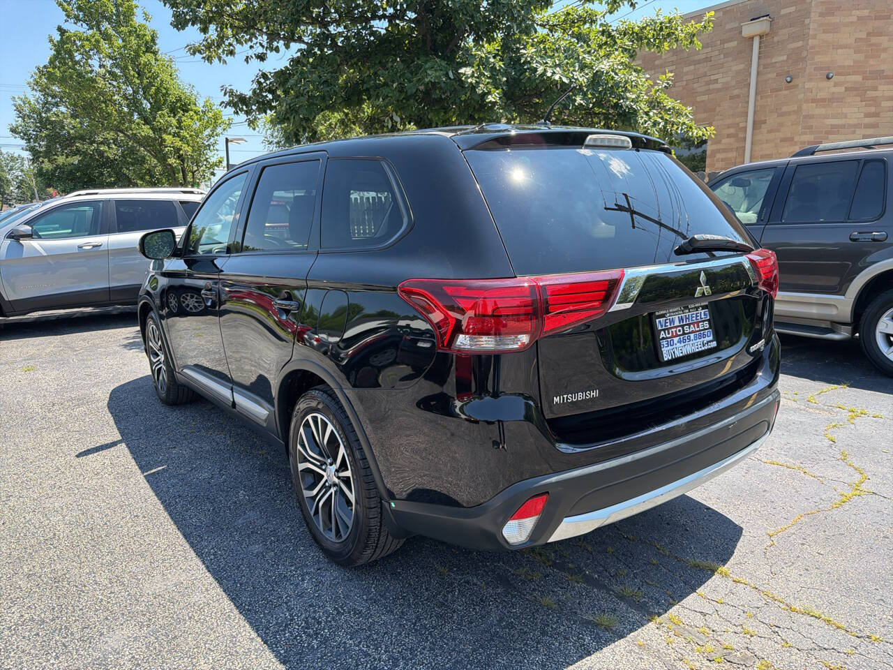 Used 2016 Mitsubishi Outlander SE FWD image 4