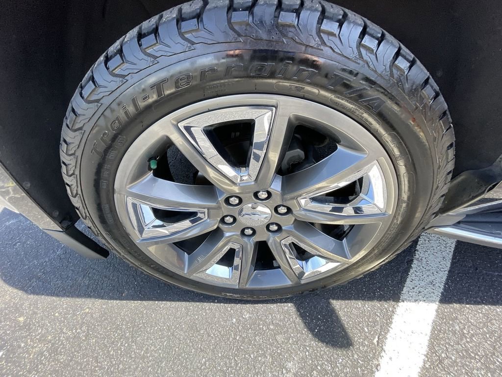 Used 2019 Chevrolet Suburban Premier RWD image 33