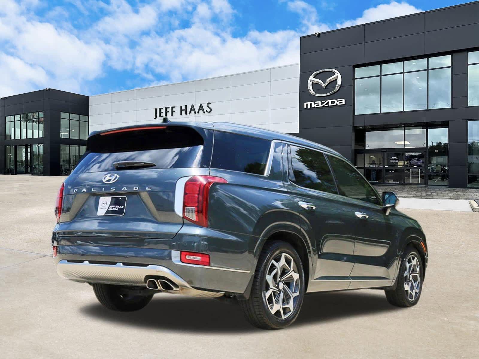 Used 2022 Hyundai Palisade Calligraphy FWD image 3