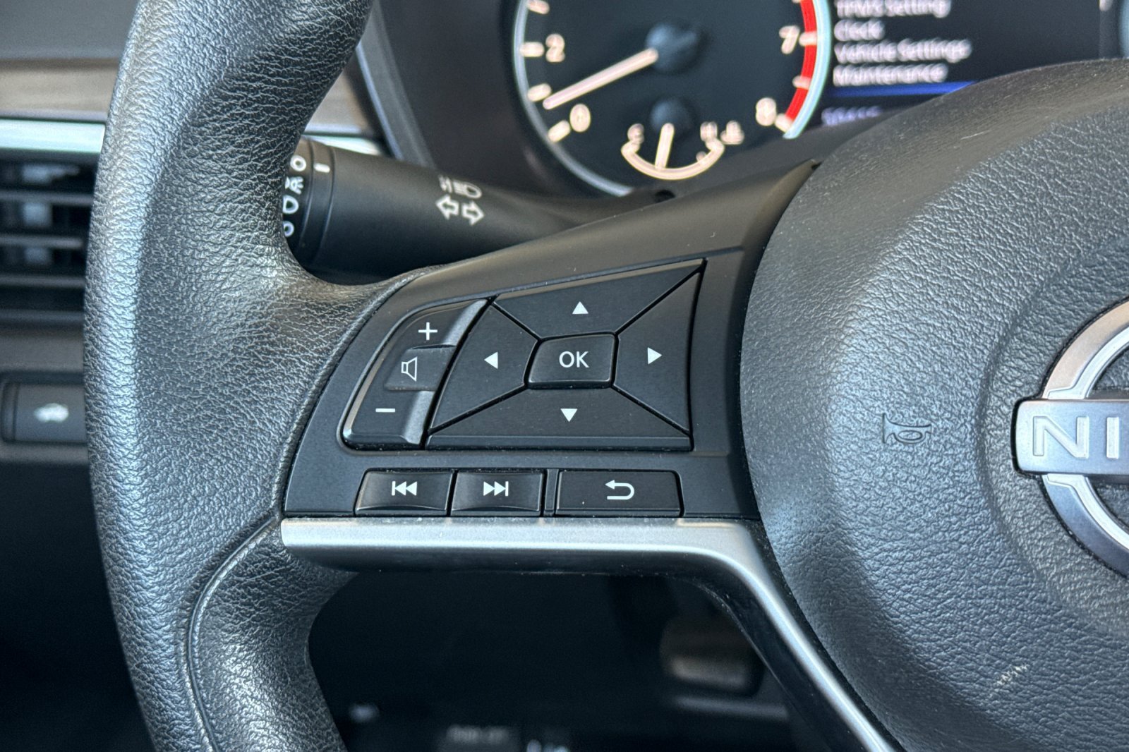 Certified 2024 Nissan Altima 2.5 SV FWD image 29