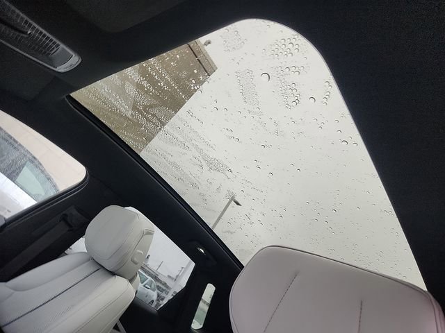 Certified 2024 Cadillac Lyriq Luxury image 14