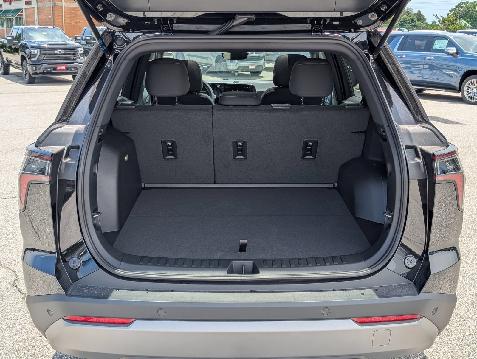 New 2026 Chevrolet Equinox LT w/ Safety and Technology Package AWD/4WD image 9