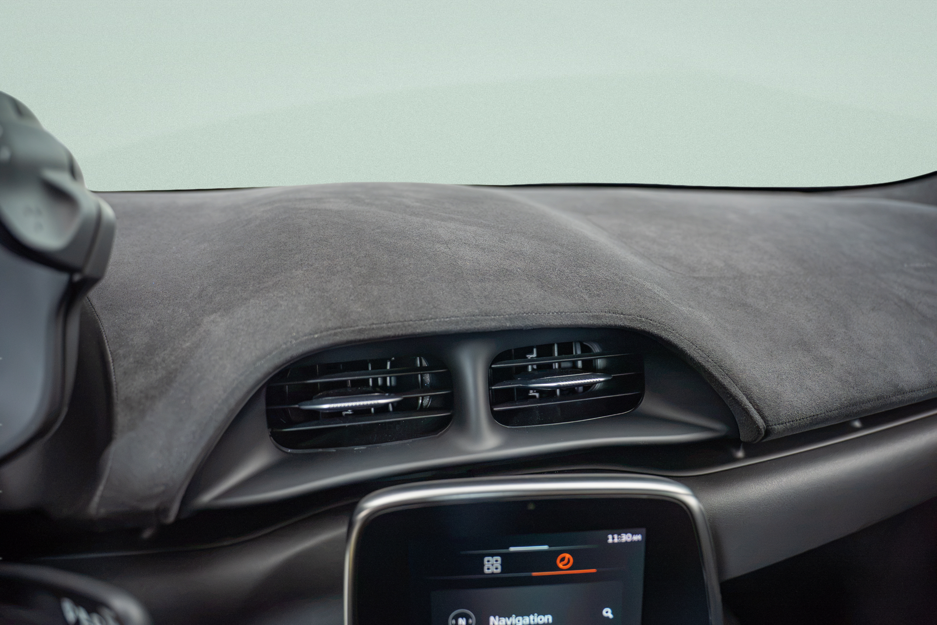 Used 2023 McLaren Artura RWD image 12