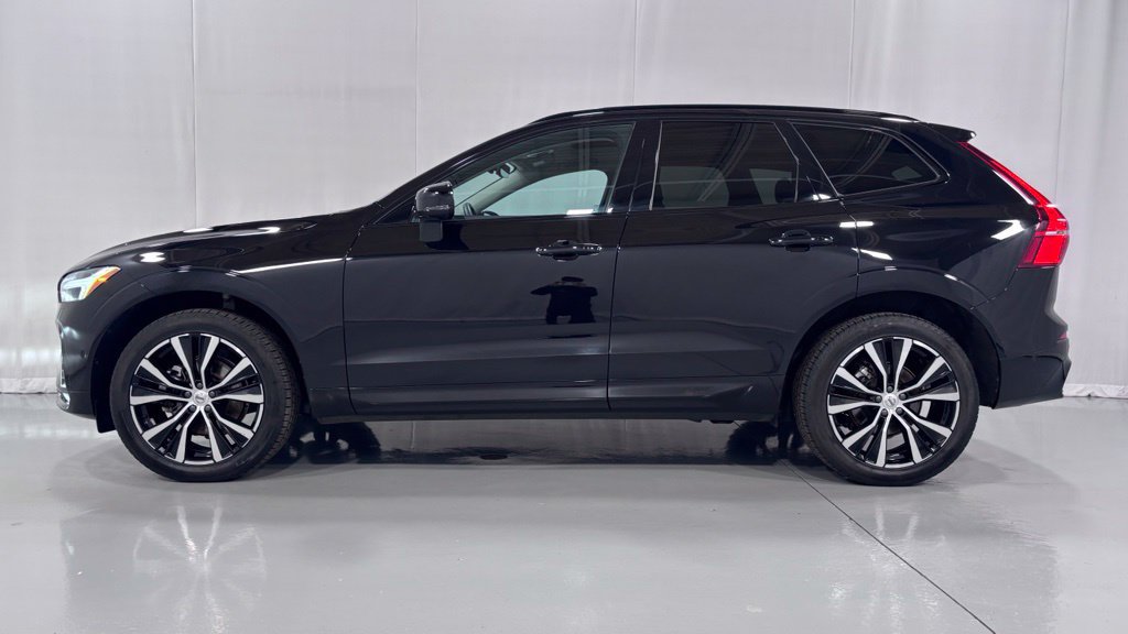 Certified 2024 Volvo XC60 B5 Plus w/ Protection Package Premier AWD/4WD image 9