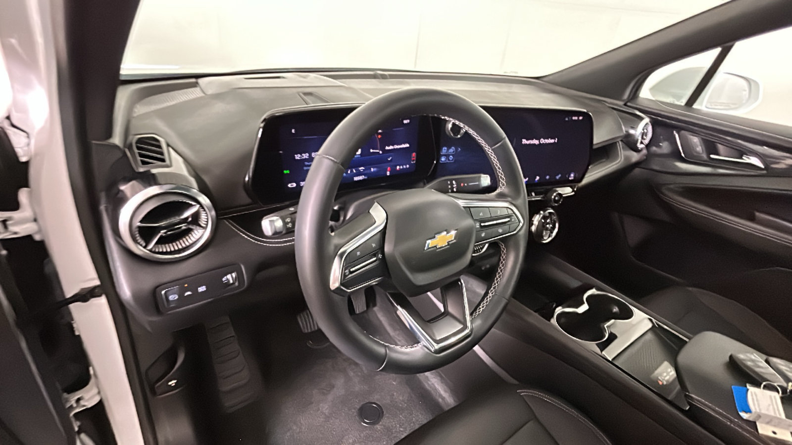 Used 2024 Chevrolet Blazer EV LT AWD/4WD image 17