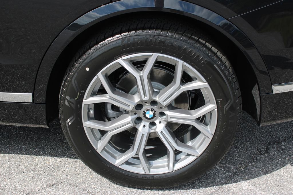 New 2026 BMW X7 xDrive40i w/ Executive Package image 38