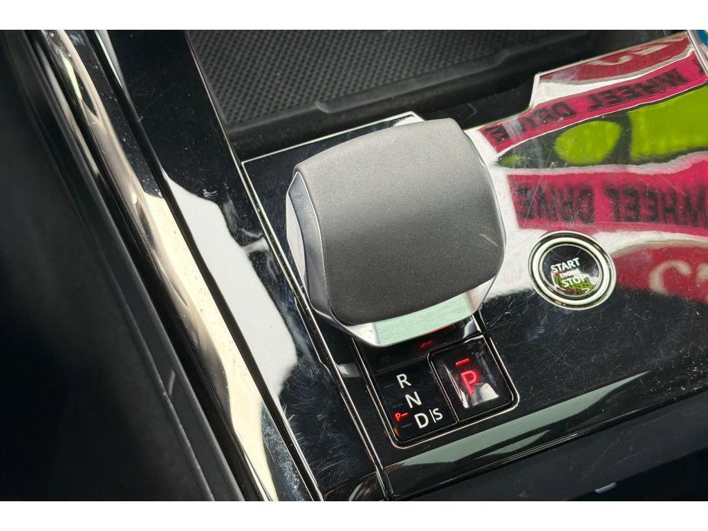 Used 2025 Land Rover Range Rover Sport SE image 25