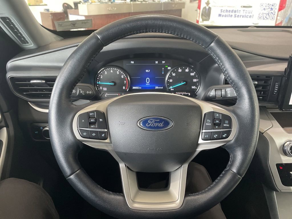 Used 2022 Ford Explorer XLT w/ Class IV Trailer Tow Package AWD/4WD image 19