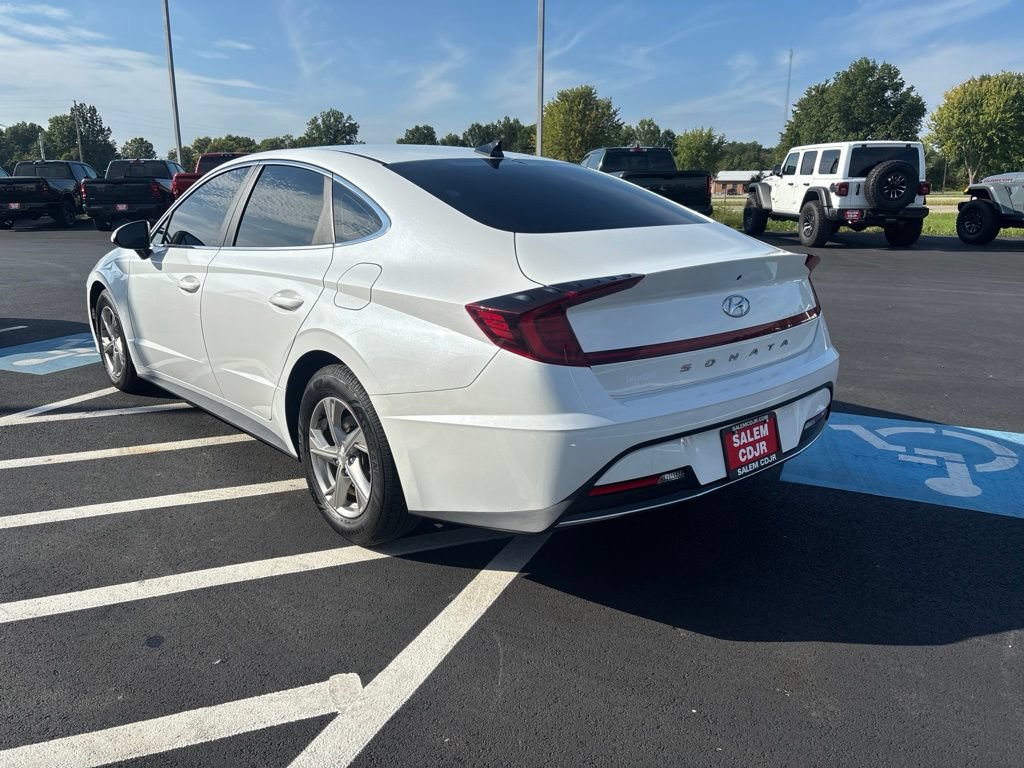 Used 2021 Hyundai Sonata SE w/ Preferred Accessory Package FWD image 7
