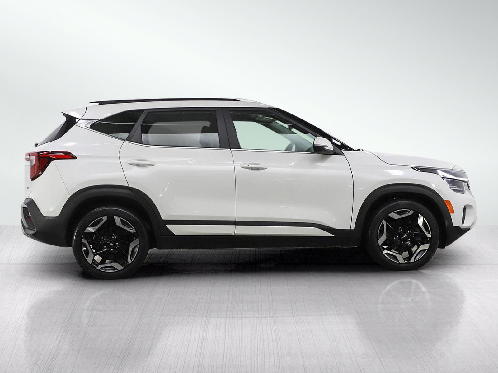 Used 2024 Kia Seltos SX AWD/4WD image 6