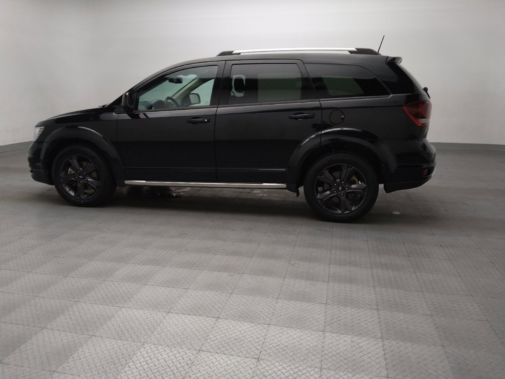 Used 2019 Dodge Journey Crossroad w/ Family Entertainment Group FWD image 3