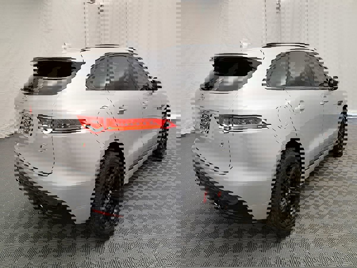 Used 2019 Jaguar F-PACE S image 4