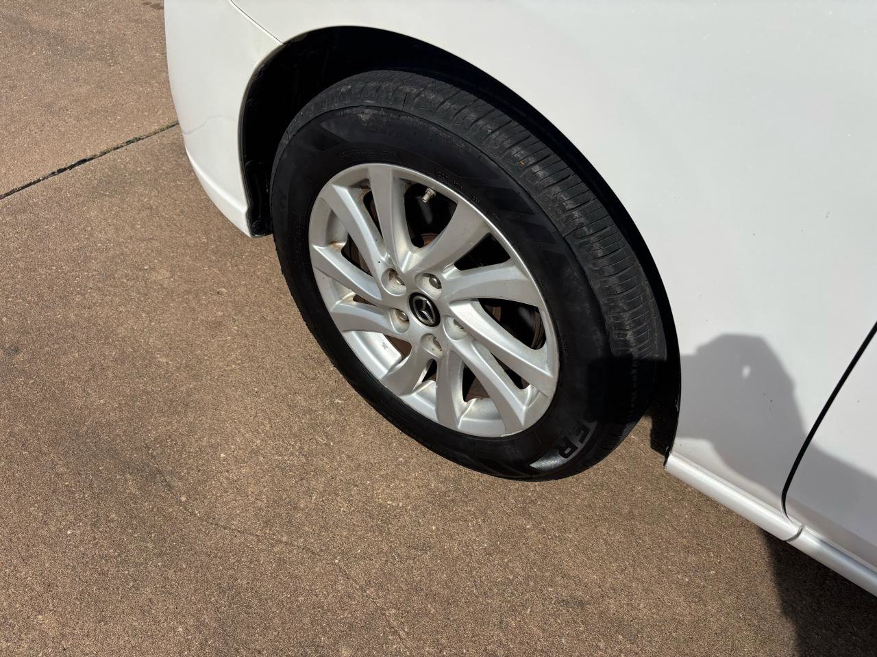 Used 2015 MAZDA MAZDA5 Sport FWD image 21