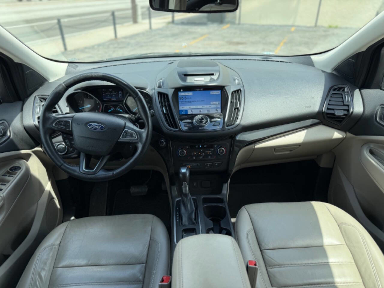 Used 2017 Ford Escape Titanium FWD image 9