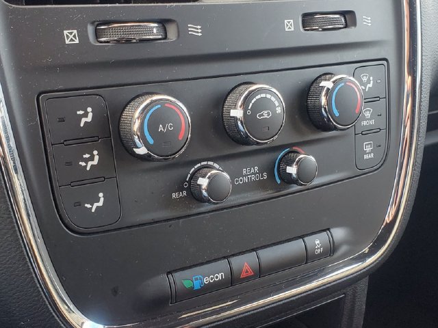 Used 2020 Dodge Grand Caravan SE FWD image 16