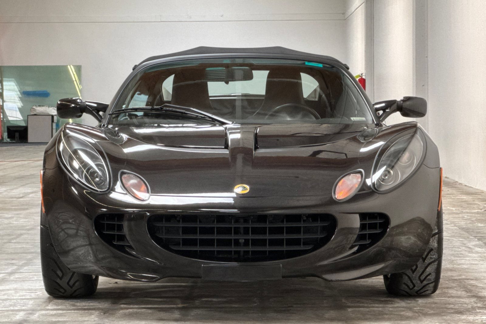 Used 2005 Lotus Elise RWD image 9