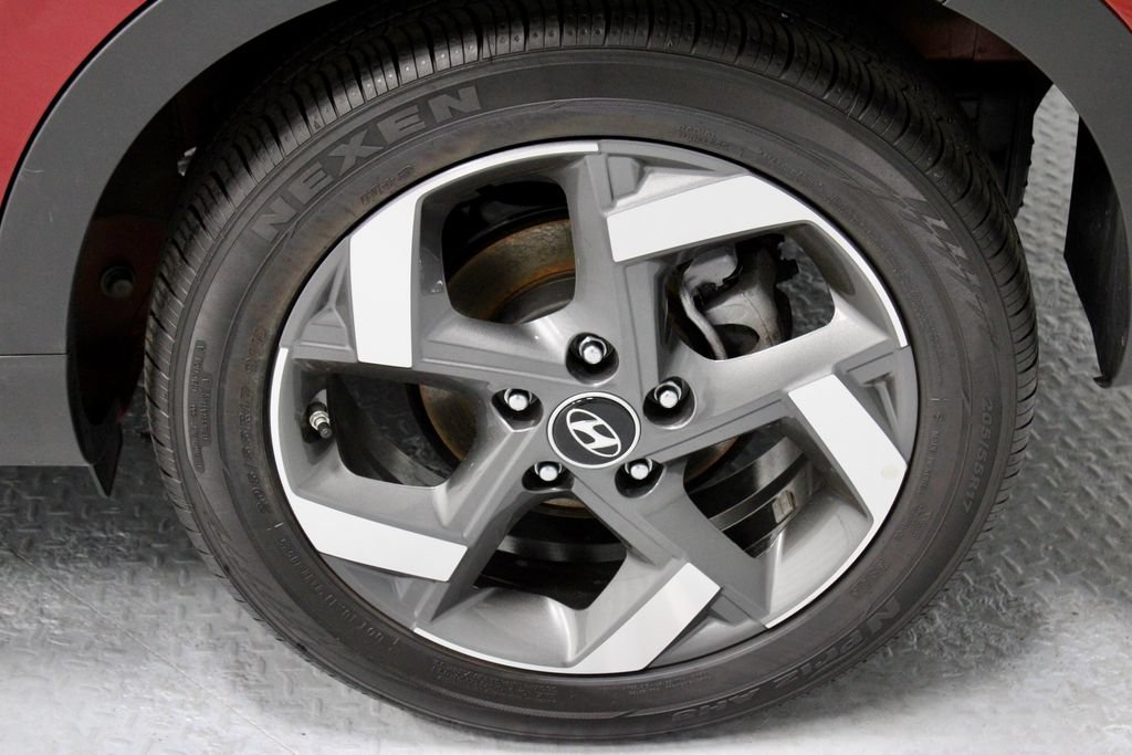 Certified 2025 Hyundai Venue Limited FWD image 20