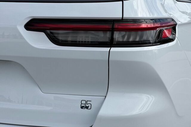 New 2026 Jeep Grand Cherokee L Limited AWD/4WD image 25