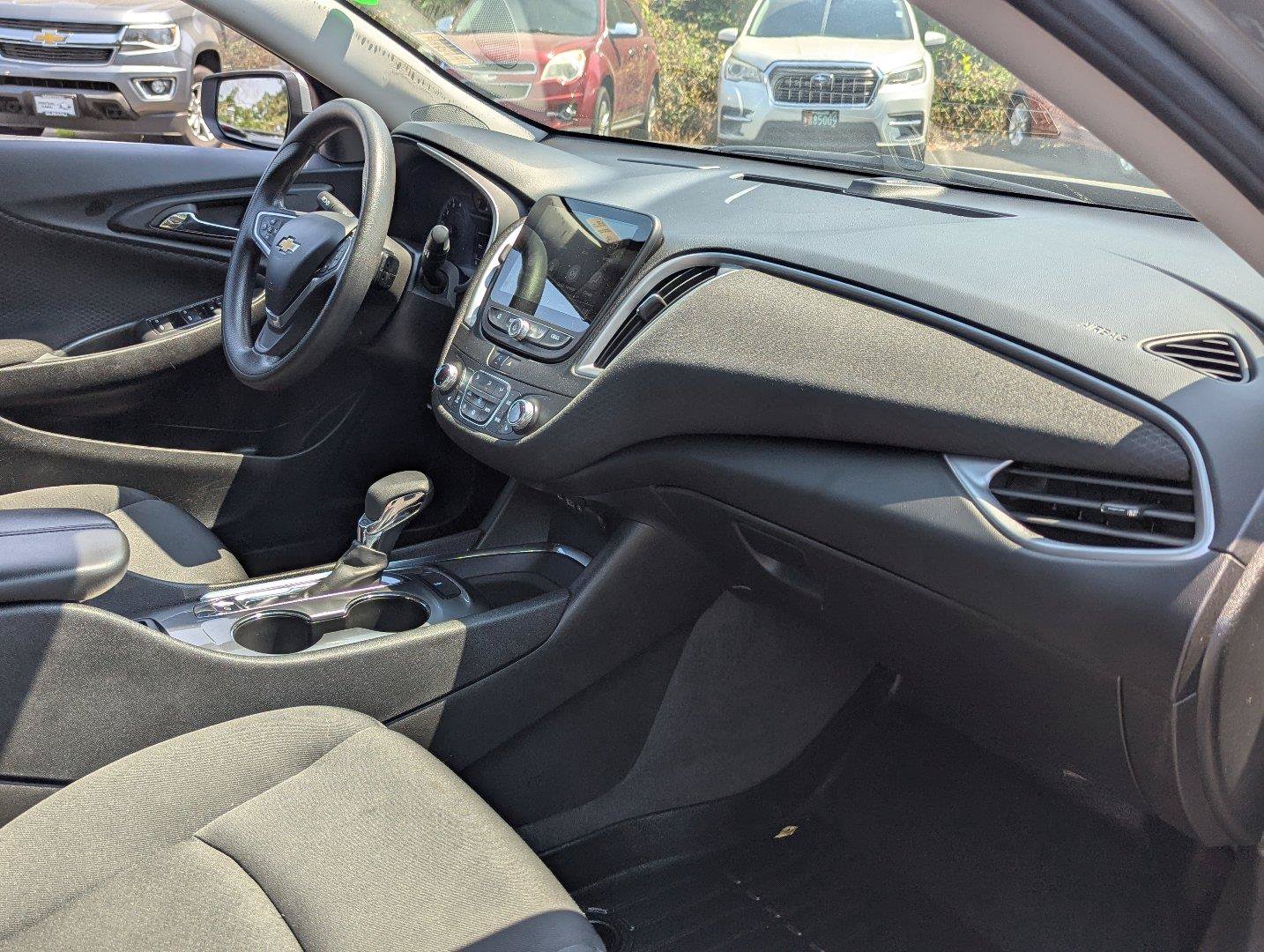 Used 2023 Chevrolet Malibu LT FWD image 34