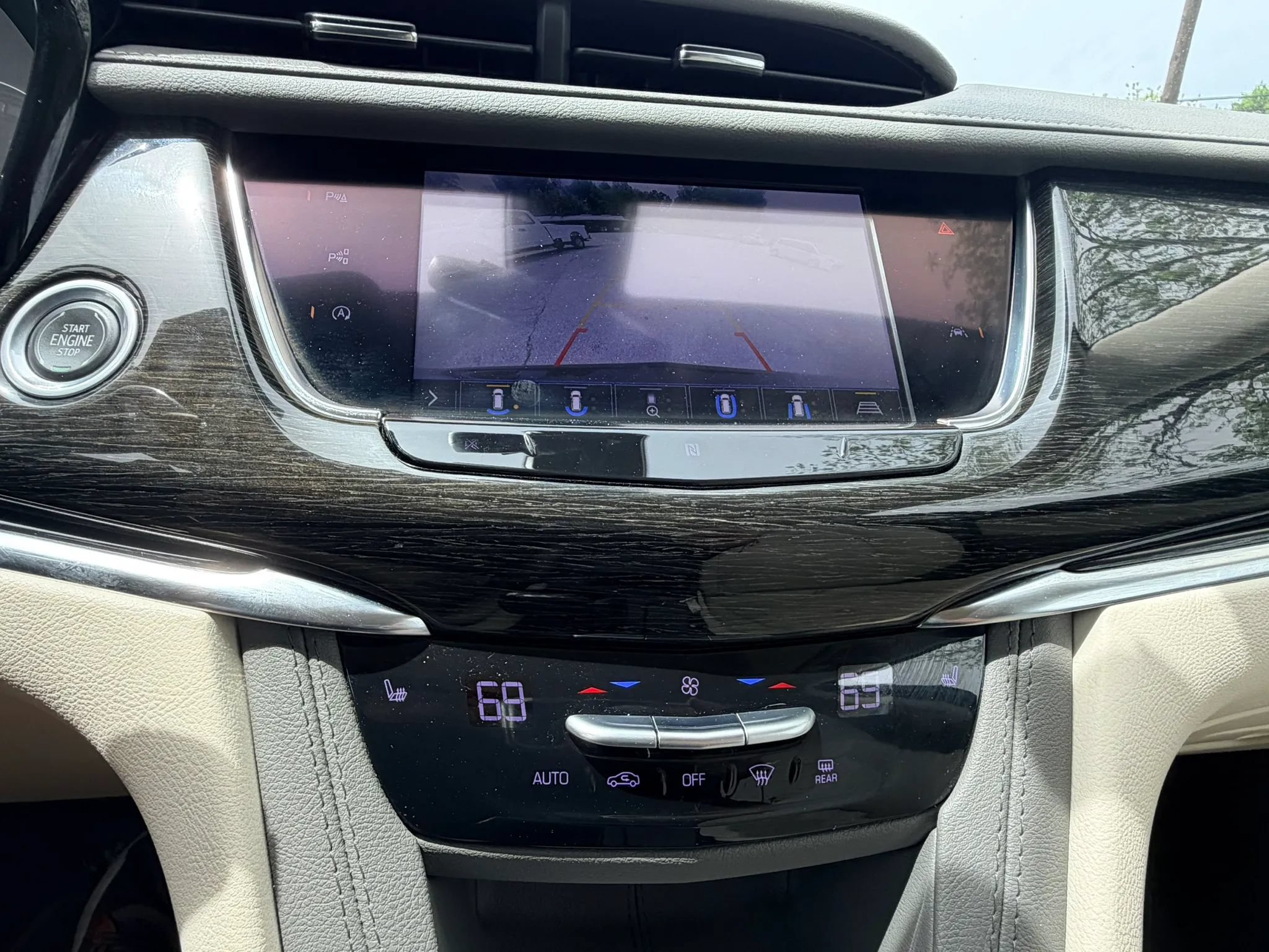 Used 2020 Cadillac XT6 Premium Luxury FWD image 11