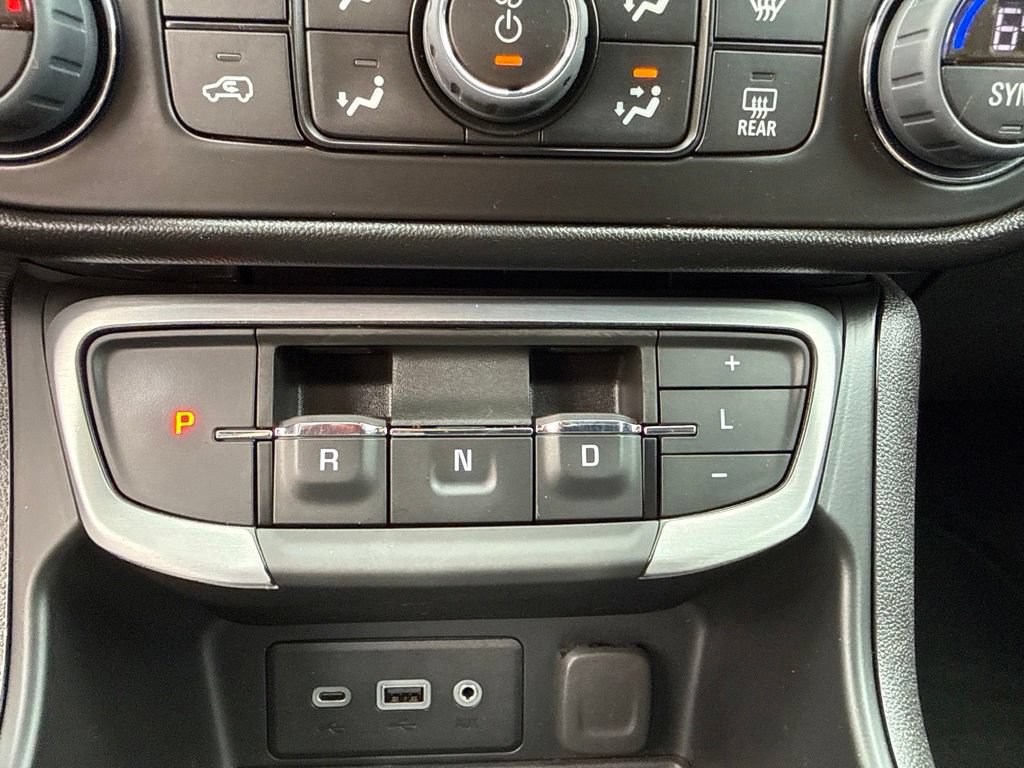 Used 2024 GMC Terrain SLE w/ Driver Convenience Package AWD/4WD image 34