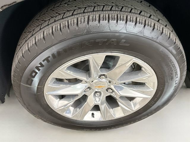 New 2026 Chevrolet Suburban Premier image 35