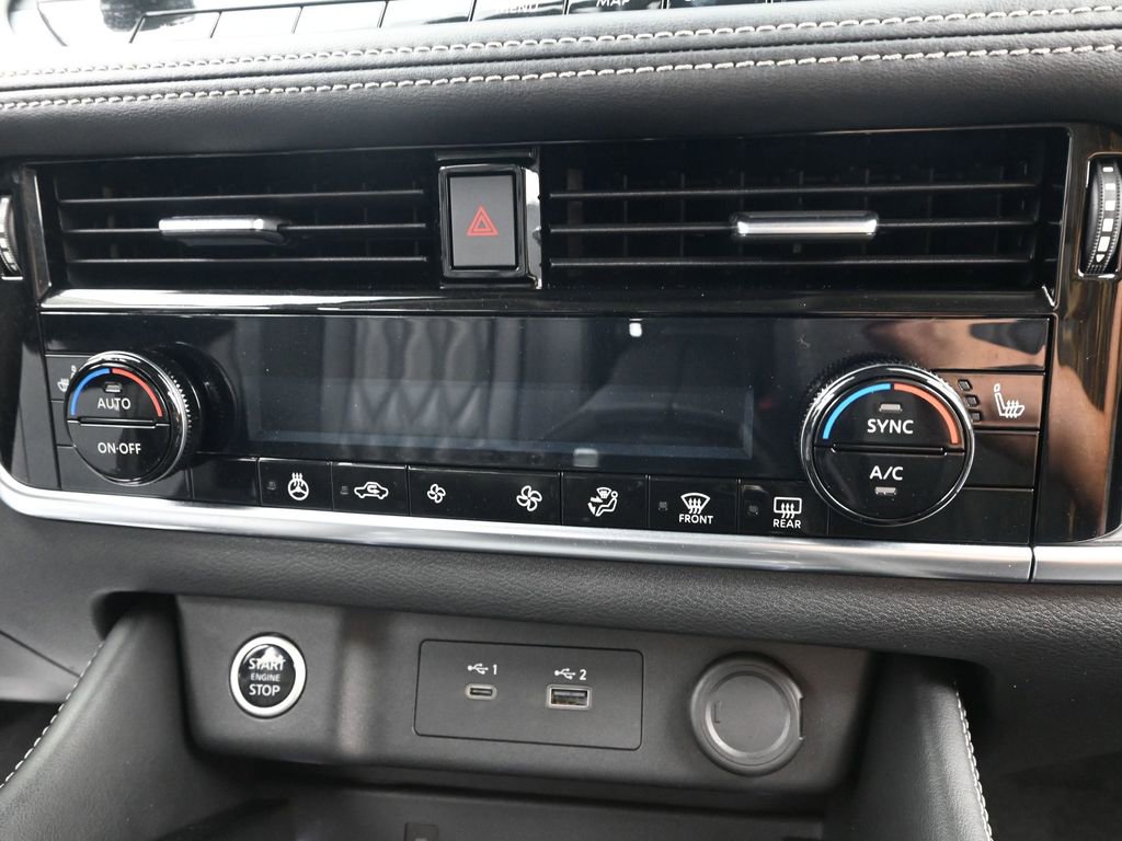 Used 2023 Nissan Rogue Platinum image 25