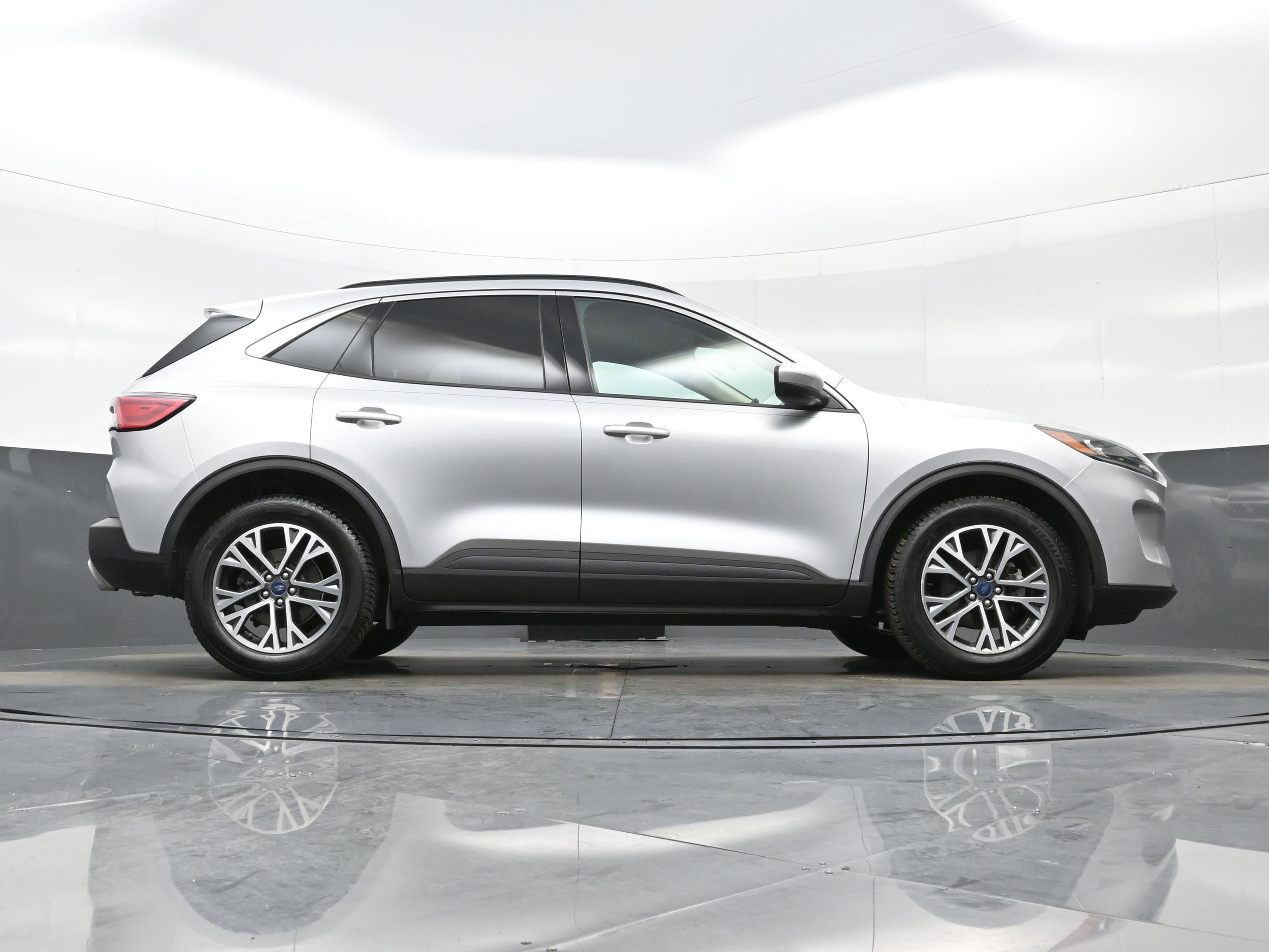 Used 2020 Ford Escape SEL image 31