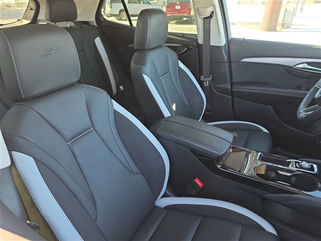Used 2025 Buick Envision Sport Touring image 31