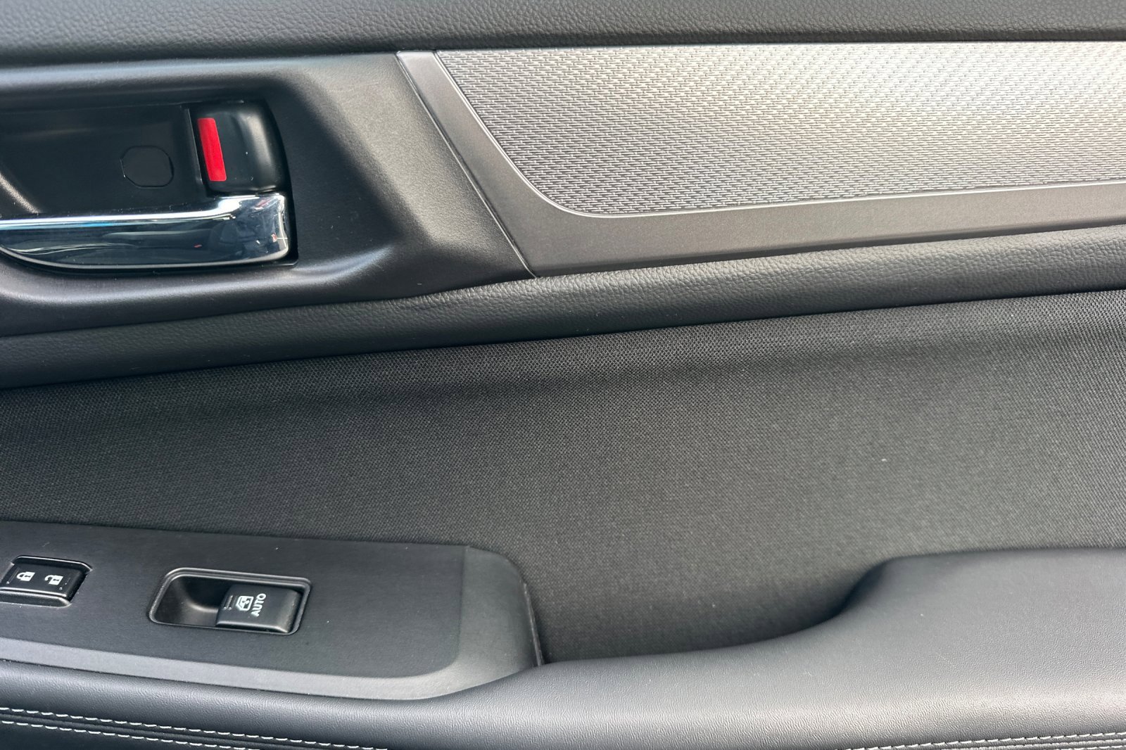 Used 2018 Subaru Outback 2.5i Premium image 18