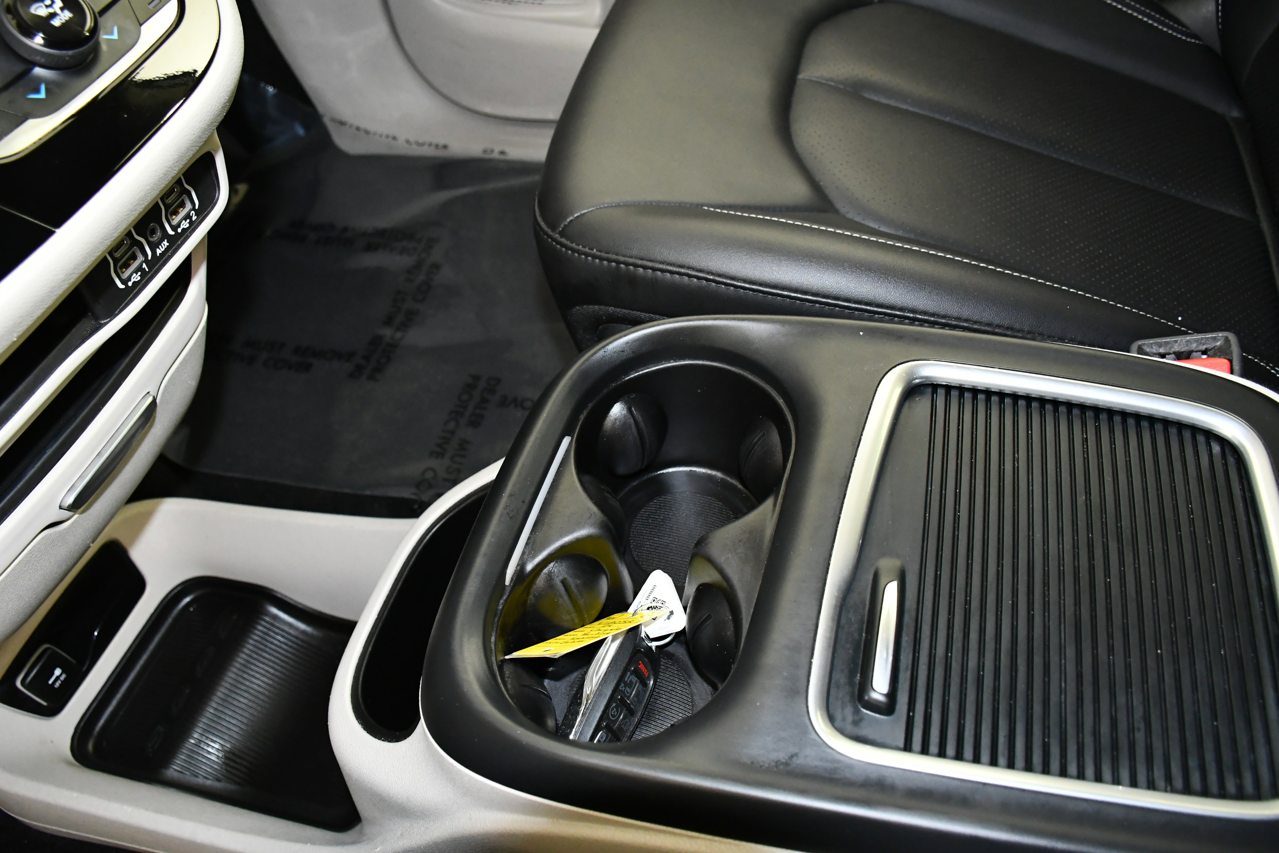 Used 2024 Chrysler Pacifica Touring-L image 31